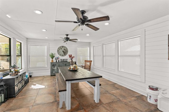 489 Schneider ST, Giddings, TX 78942