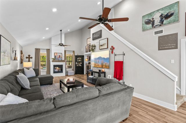 489 Schneider ST, Giddings, TX 78942