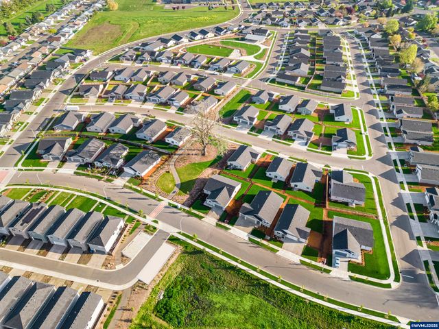 651 Merriott Ln, Woodburn, OR 97071