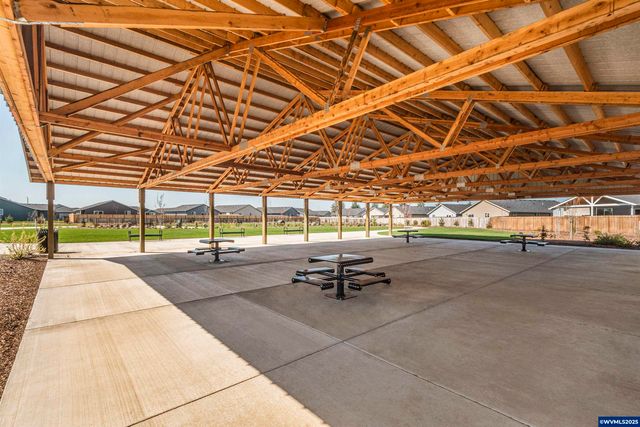 651 Merriott Ln, Woodburn, OR 97071