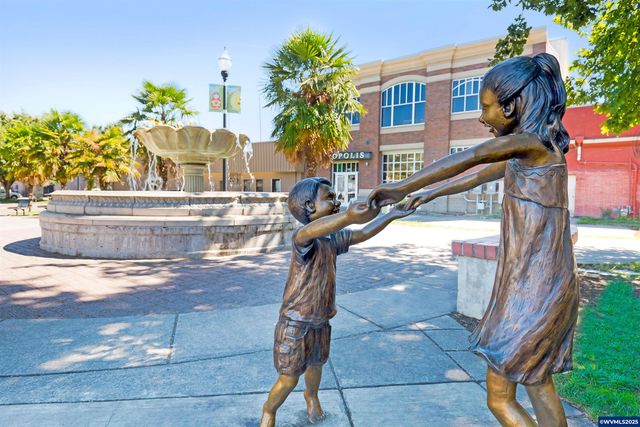 651 Merriott Ln, Woodburn, OR 97071