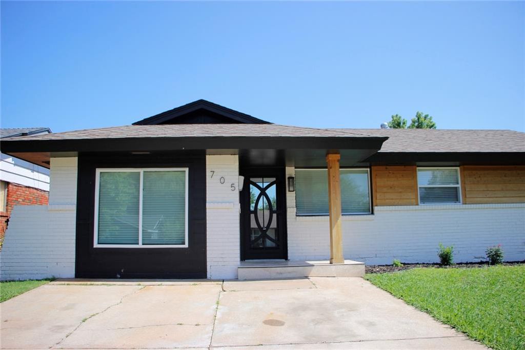 705 W Main Street, Moore, OK 73160