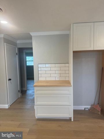 305 S FORNEY AVE, Hanover, PA 17331