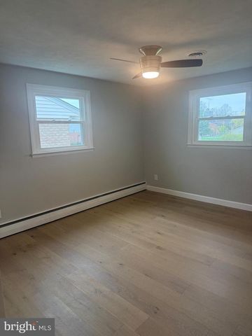305 S FORNEY AVE, Hanover, PA 17331
