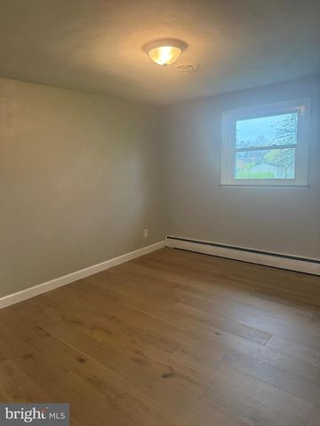 305 S FORNEY AVE, Hanover, PA 17331
