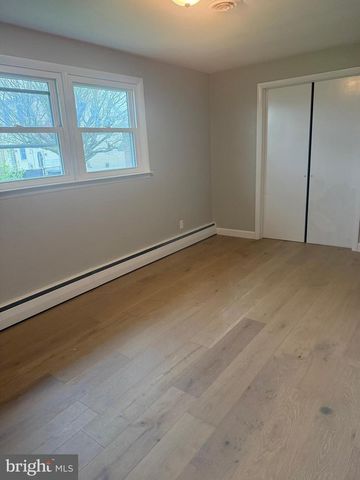 305 S FORNEY AVE, Hanover, PA 17331