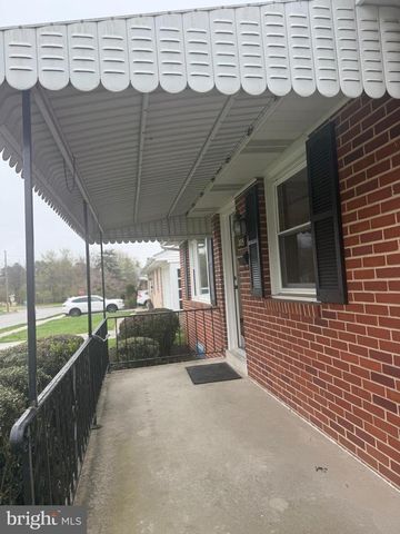 305 S FORNEY AVE, Hanover, PA 17331
