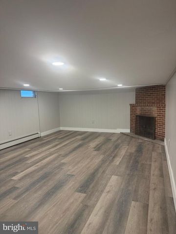 305 S FORNEY AVE, Hanover, PA 17331