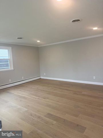 305 S FORNEY AVE, Hanover, PA 17331