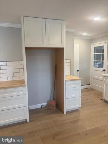 305 S FORNEY AVE, Hanover, PA 17331