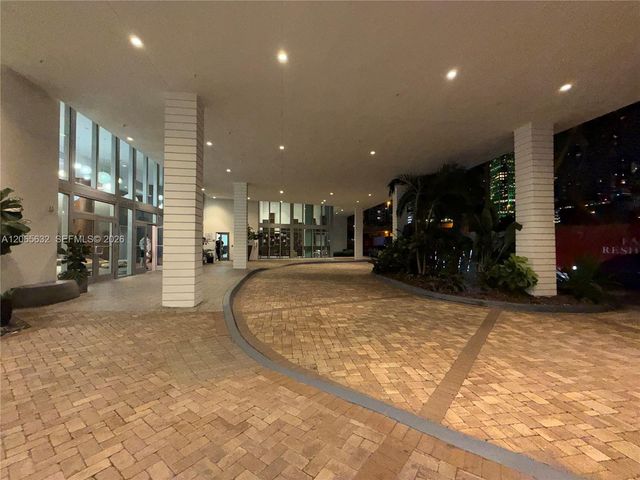 350 S Miami Avenue 302, Miami, FL 33130