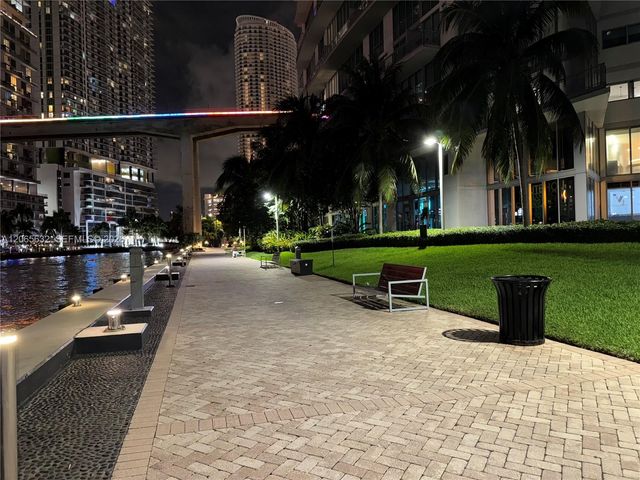 350 S Miami Avenue 302, Miami, FL 33130