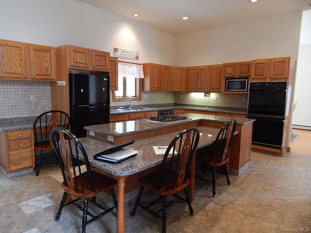 16 Kenton Road, Patterson, NY 12563