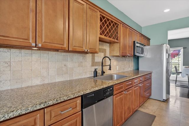 110 S High Ridge Dr, Goodlettsville, TN 37072