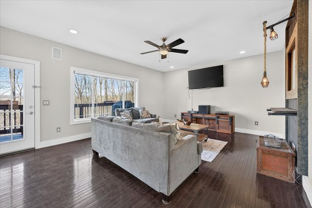 110 S High Ridge Dr, Goodlettsville, TN 37072