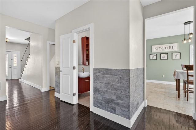 110 S High Ridge Dr, Goodlettsville, TN 37072