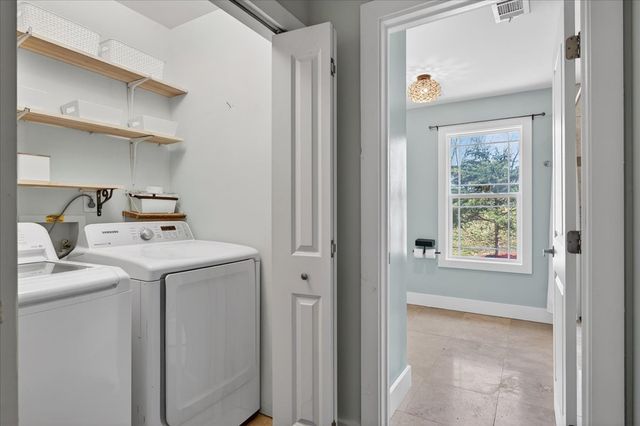 110 S High Ridge Dr, Goodlettsville, TN 37072