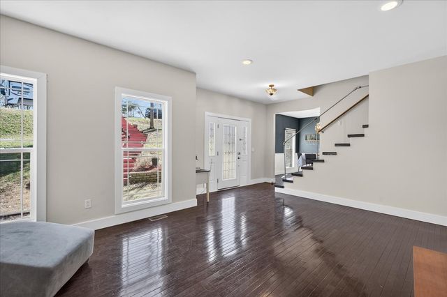 110 S High Ridge Dr, Goodlettsville, TN 37072