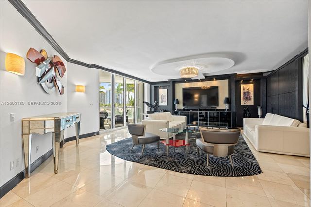 21050 Point Place 403, Aventura, FL 33180