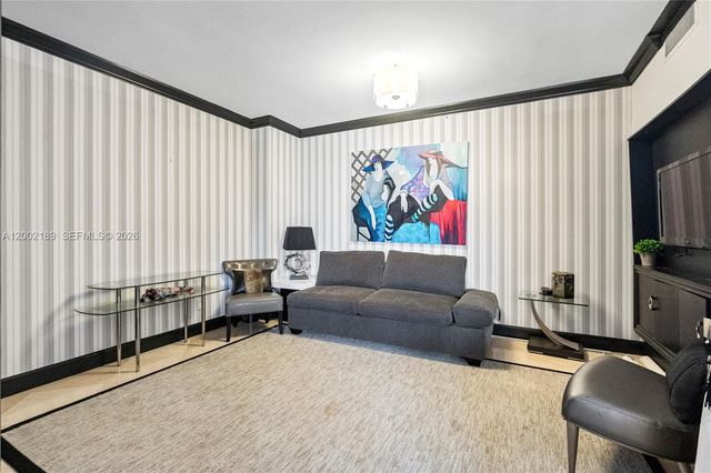 21050 Point Place 403, Aventura, FL 33180