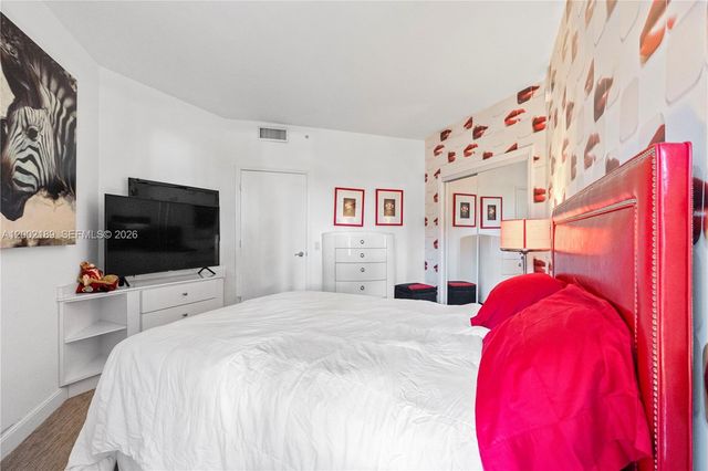21050 Point Place 403, Aventura, FL 33180
