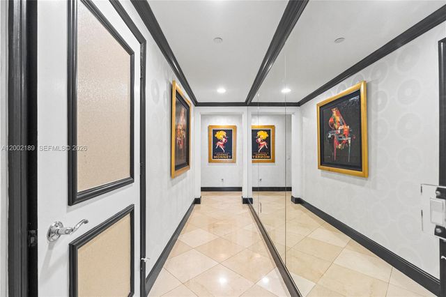 21050 Point Place 403, Aventura, FL 33180