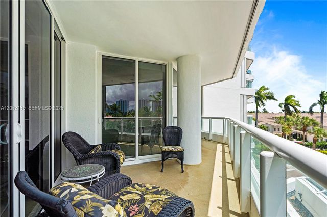 21050 Point Place 403, Aventura, FL 33180