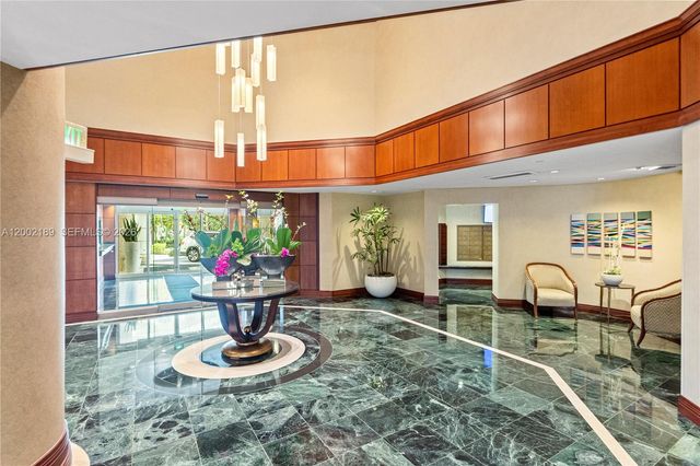 21050 Point Place 403, Aventura, FL 33180