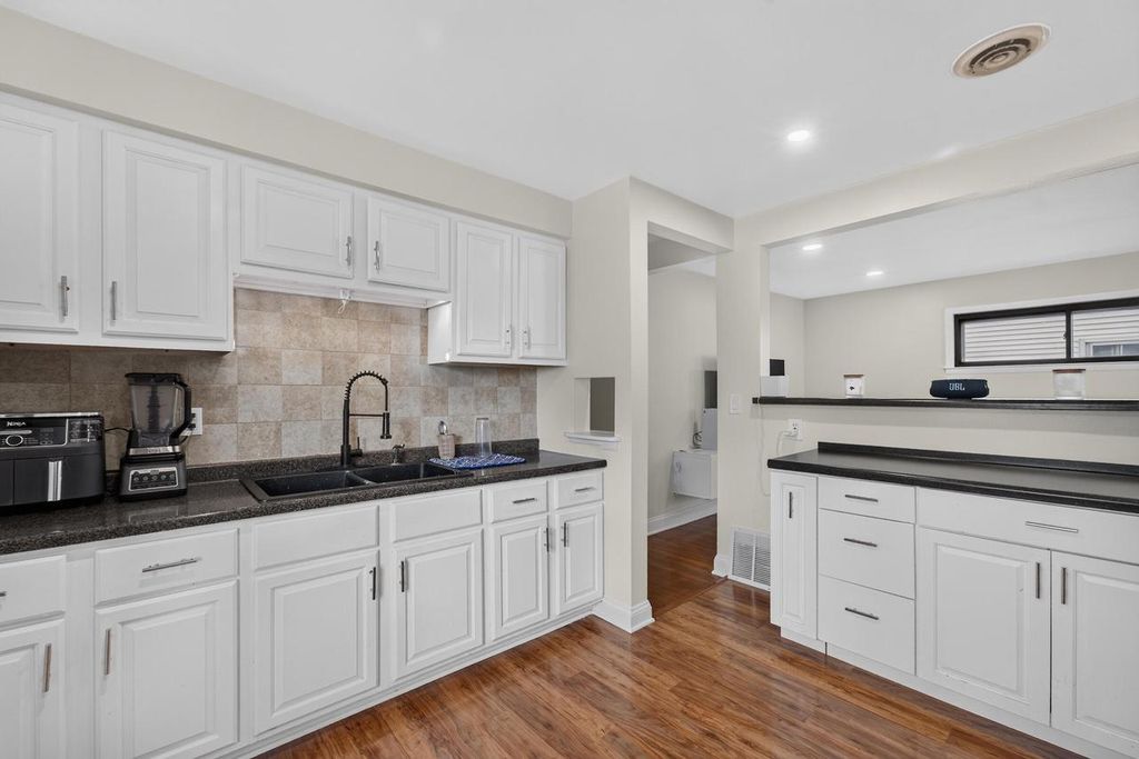 4643 S Logan AVENUE, Milwaukee, WI 53207