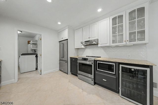 6 Peppermill Ct, Randolph Twp., NJ 07869