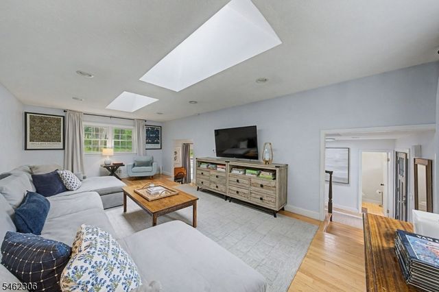 6 Peppermill Ct, Randolph Twp., NJ 07869