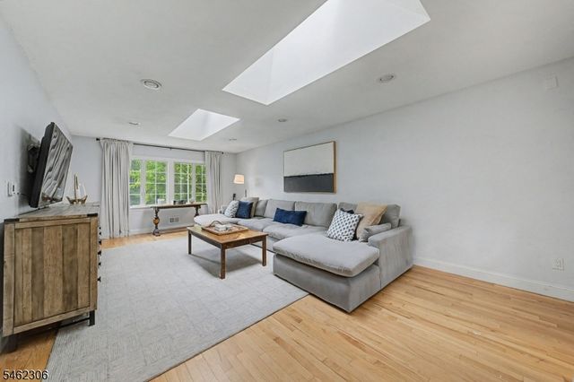 6 Peppermill Ct, Randolph Twp., NJ 07869