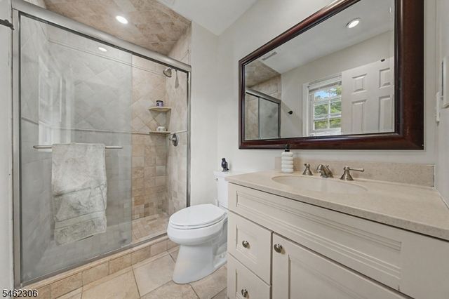 6 Peppermill Ct, Randolph Twp., NJ 07869