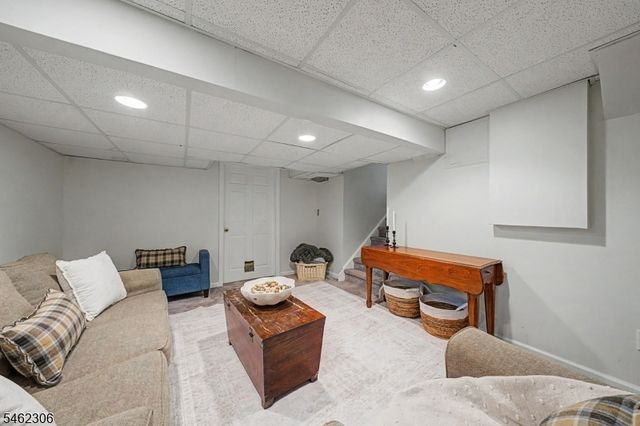6 Peppermill Ct, Randolph Twp., NJ 07869