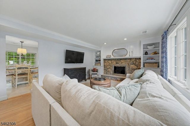 6 Peppermill Ct, Randolph Twp., NJ 07869