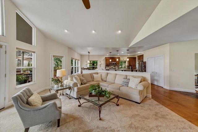 16041 John Way, Grass Valley, CA 95949