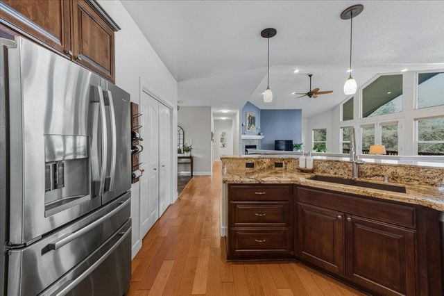 16041 John Way, Grass Valley, CA 95949