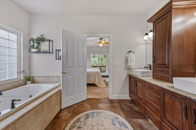 16041 John Way, Grass Valley, CA 95949