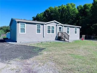 27020 BLOOMFIELD AVE, Yalaha, FL 34797
