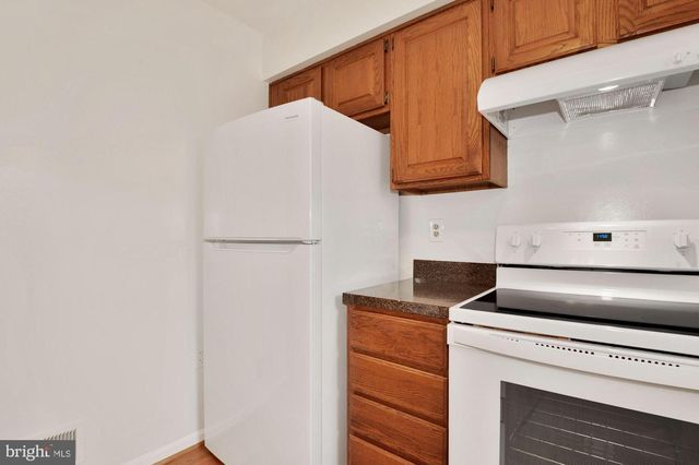 11951 SENTINEL POINT CT, Reston, VA 20191
