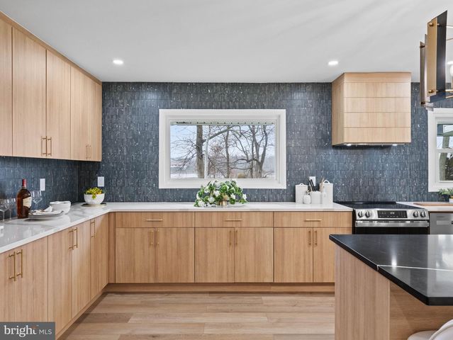 50 TWEEDSTONE LN, Willingboro, NJ 08046