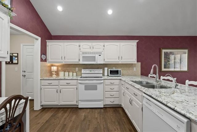 14270 W 151st Terrace 302, Olathe, KS 66062