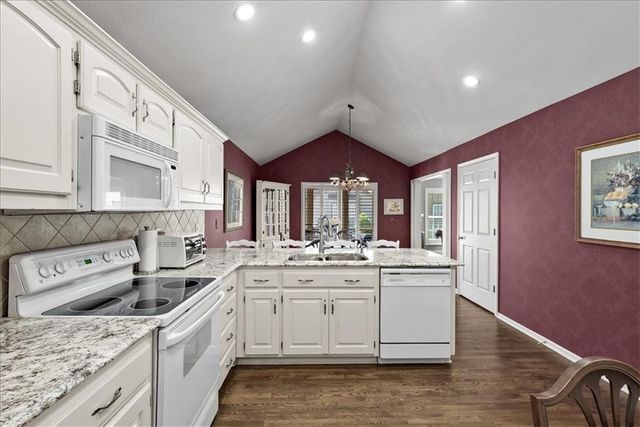 14270 W 151st Terrace 302, Olathe, KS 66062