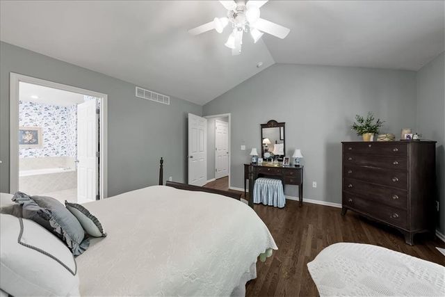 14270 W 151st Terrace 302, Olathe, KS 66062
