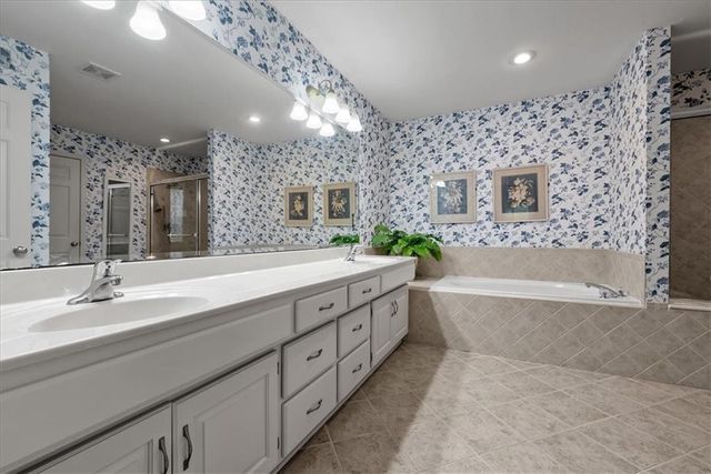 14270 W 151st Terrace 302, Olathe, KS 66062