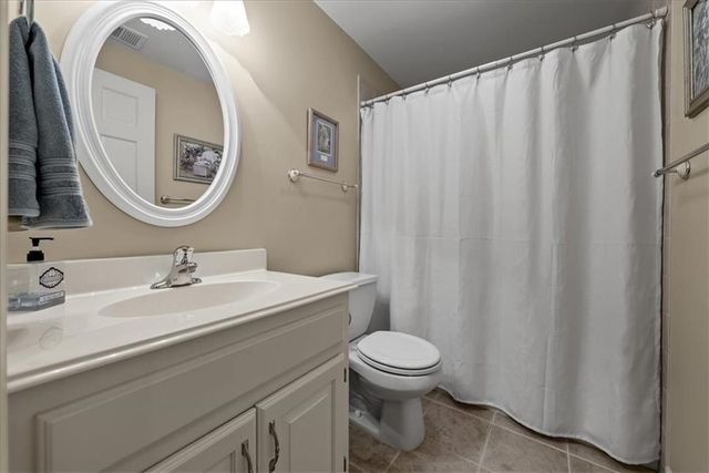 14270 W 151st Terrace 302, Olathe, KS 66062