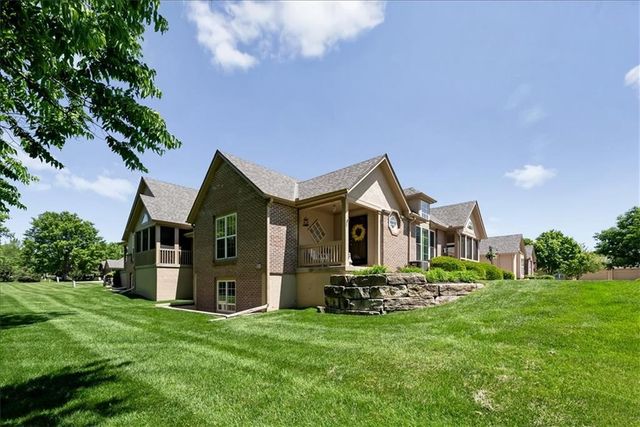 14270 W 151st Terrace 302, Olathe, KS 66062