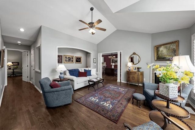 14270 W 151st Terrace 302, Olathe, KS 66062