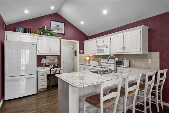 14270 W 151st Terrace 302, Olathe, KS 66062
