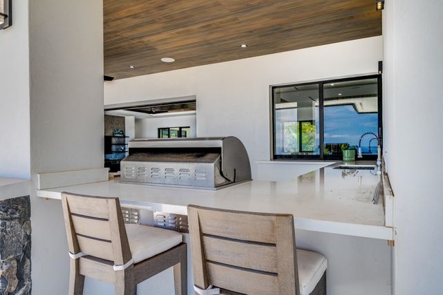 16 Kumu Niu Pl Unit B, Lahaina, HI 96761